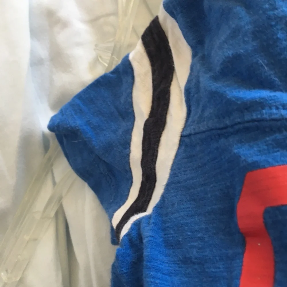 Boys Oshkosh t shirt 2 t